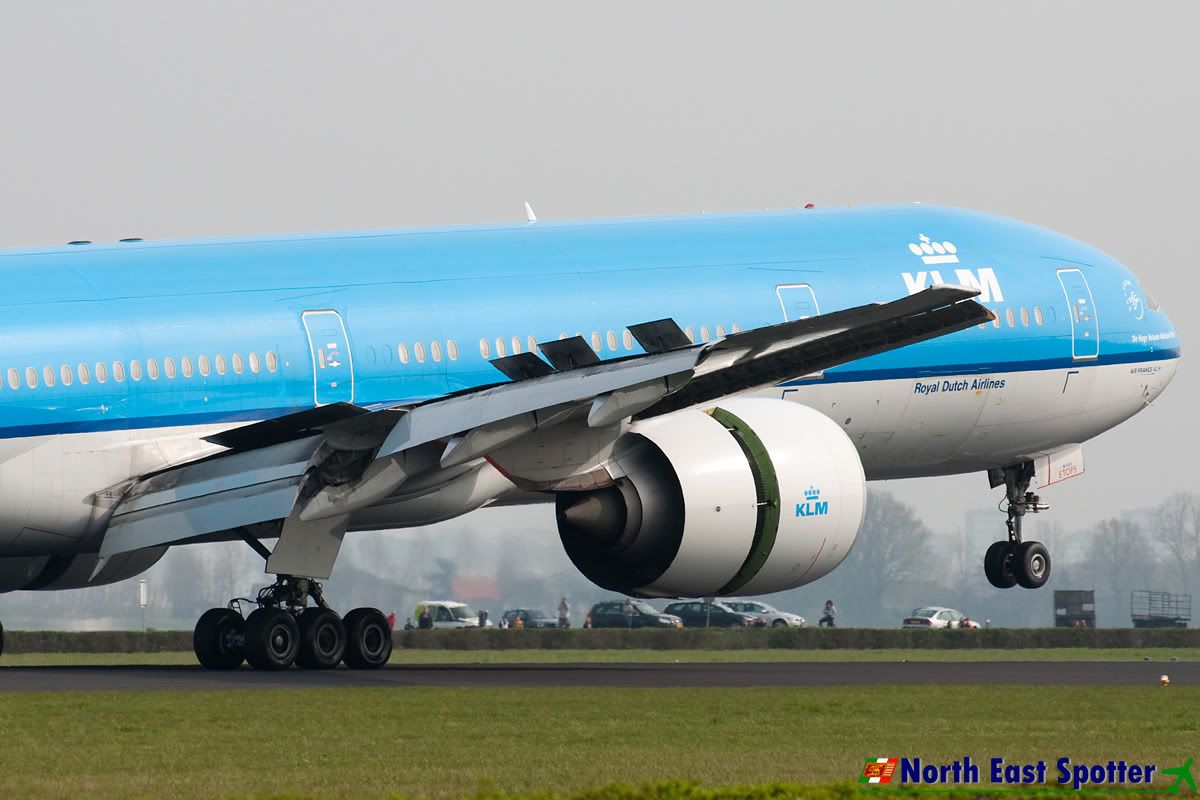 PH-BVA_1_03-04-11_AMS.jpg