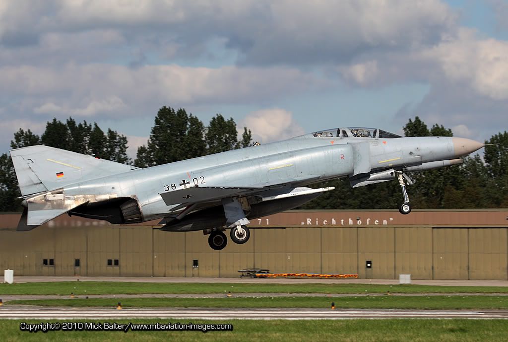 MBAviationImagesETNTPhantomWaveTwoFinalZweiFr-1.jpg