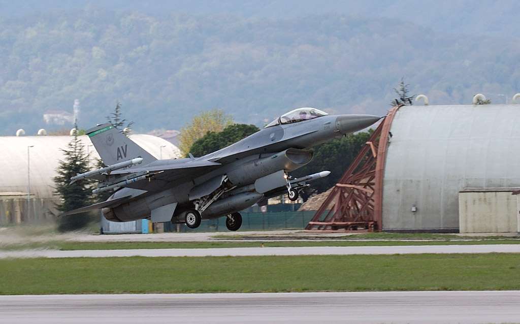 f16_3.jpg