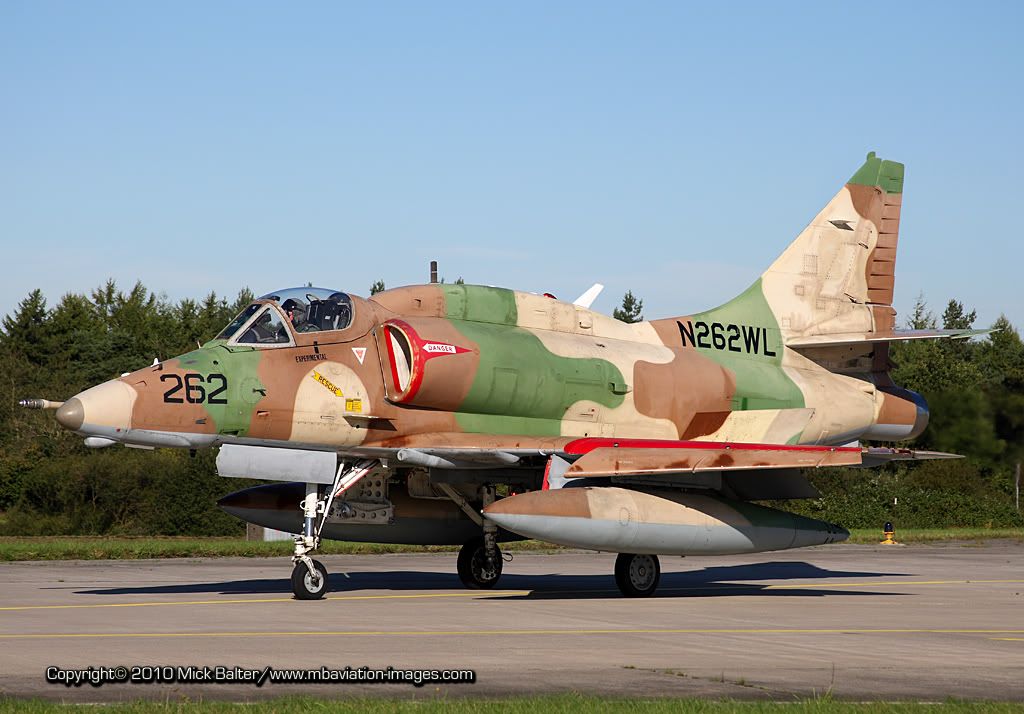 MBAviationImagesETNTScooterSecondWaveTaxiZweiFr.jpg