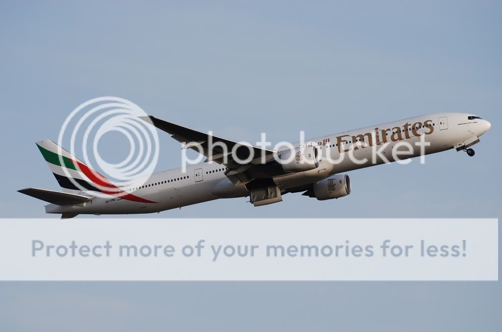 777takeoff2.jpg