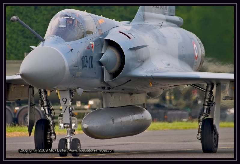 MBAviationImagesCambraiTwyHeadOnDre.jpg