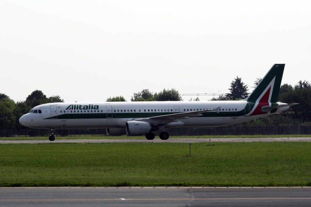 A321Alitaliacopy.jpg
