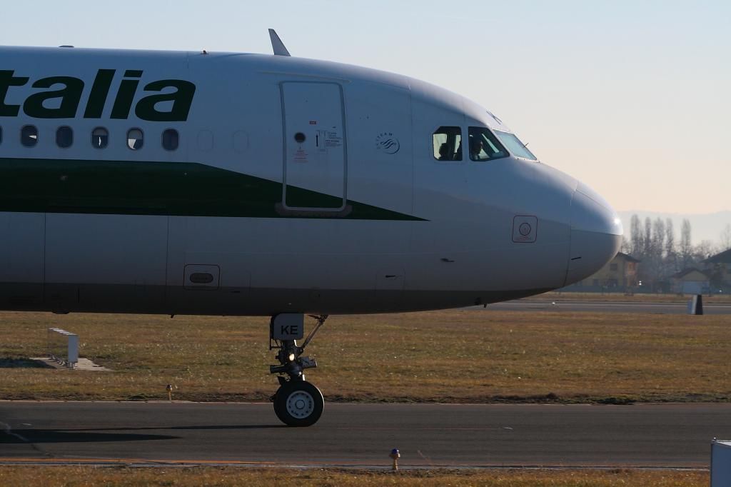 A320Alitalia-6_zps5796f31d.jpg