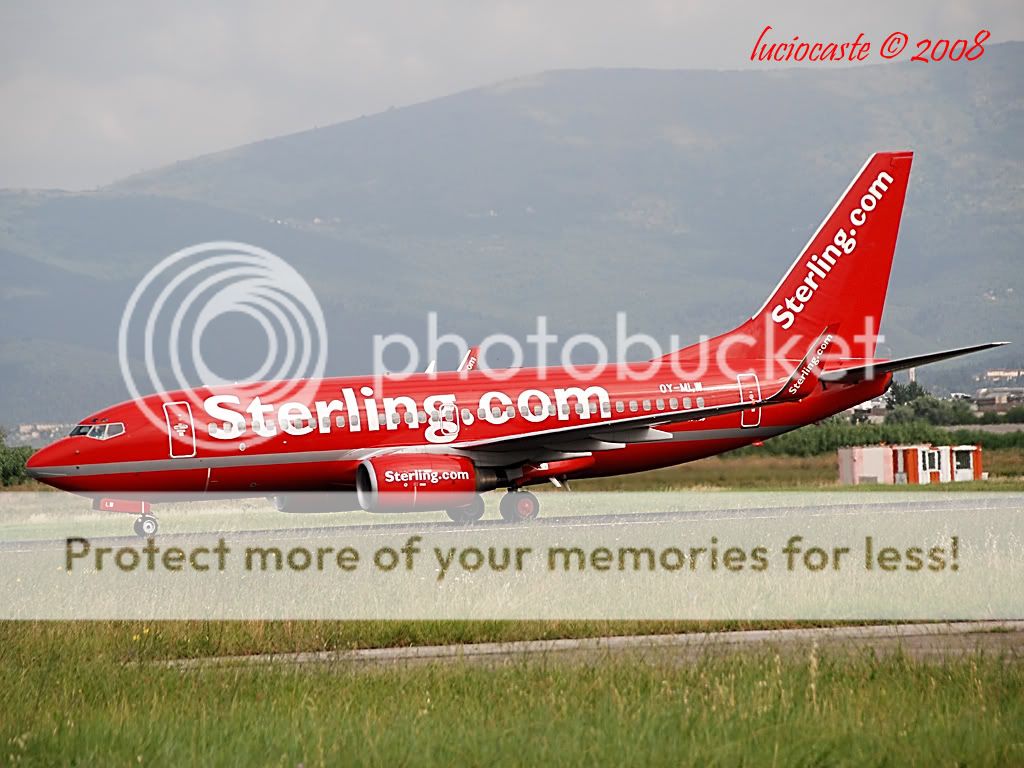 OY-MLW-Boeing737-73S1.jpg