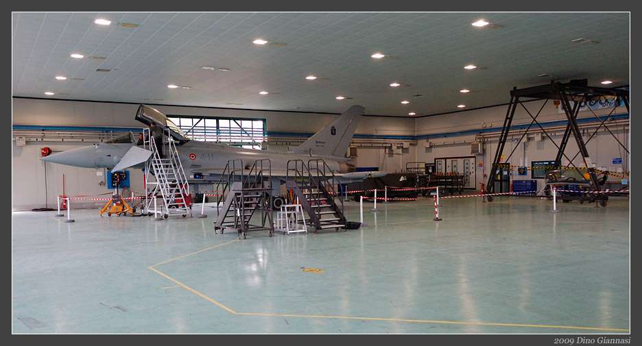 ef2000_hangar.jpg