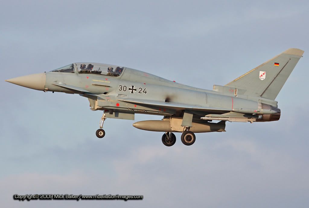 MBAviationImagesEufiUebergabeETNNFr.jpg