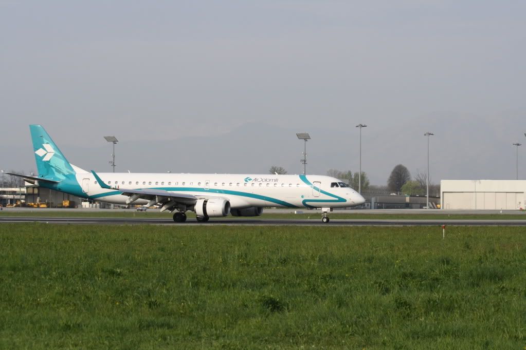 E195AirDolomiti.jpg