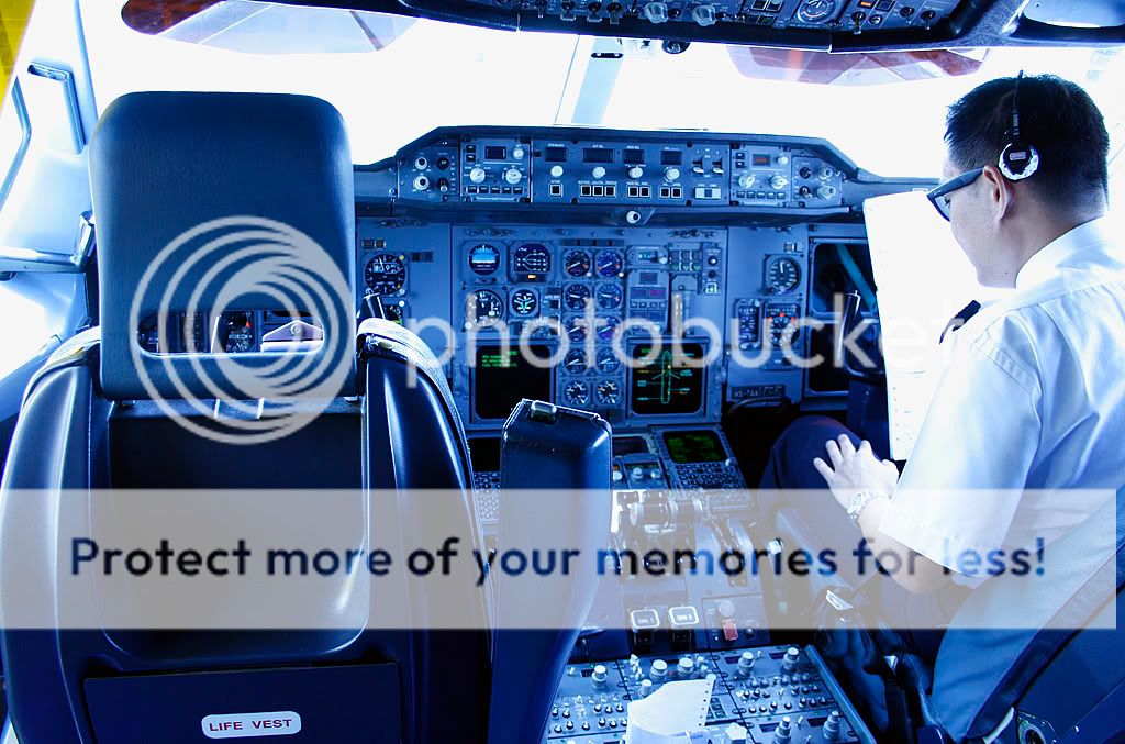 COCKPIT.jpg