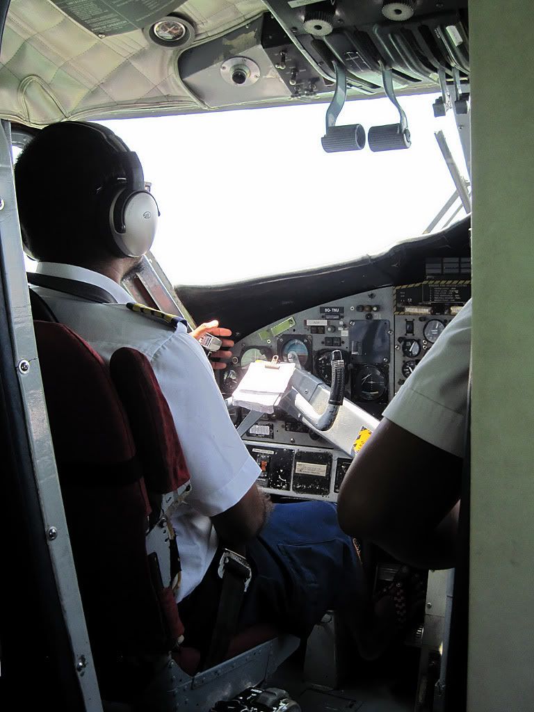 8Q-TMJ1703scarpe.jpg