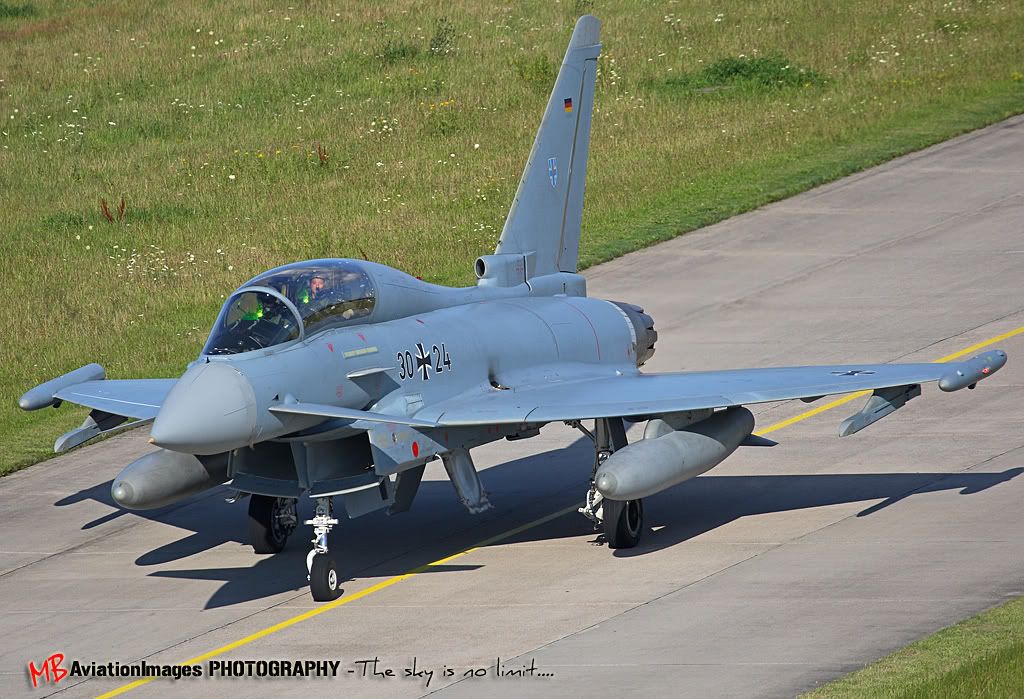 MBAviationImagesETNLTowerTwyHappyBackseatFr.jpg