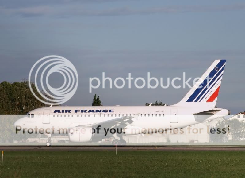 F-GUGLlanding36.jpg