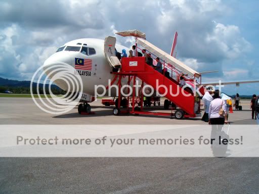 AirAsiaB737-300Langkawi.jpg