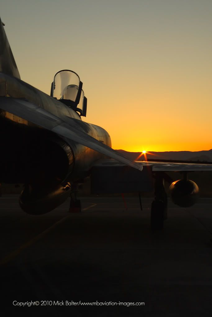 MBAviationImagesDeciDoSunriseFr.jpg